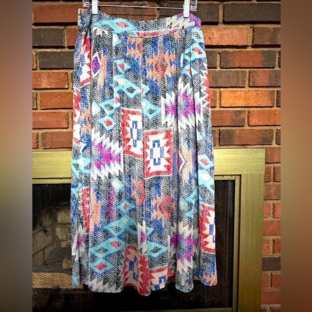 🛍️Under Skies  multi color midi - Skirt Size Large excellent condition.